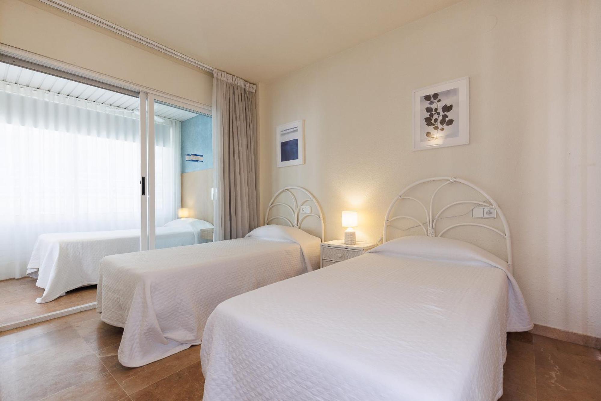 Uhc Center Apartments Salou Oda fotoğraf