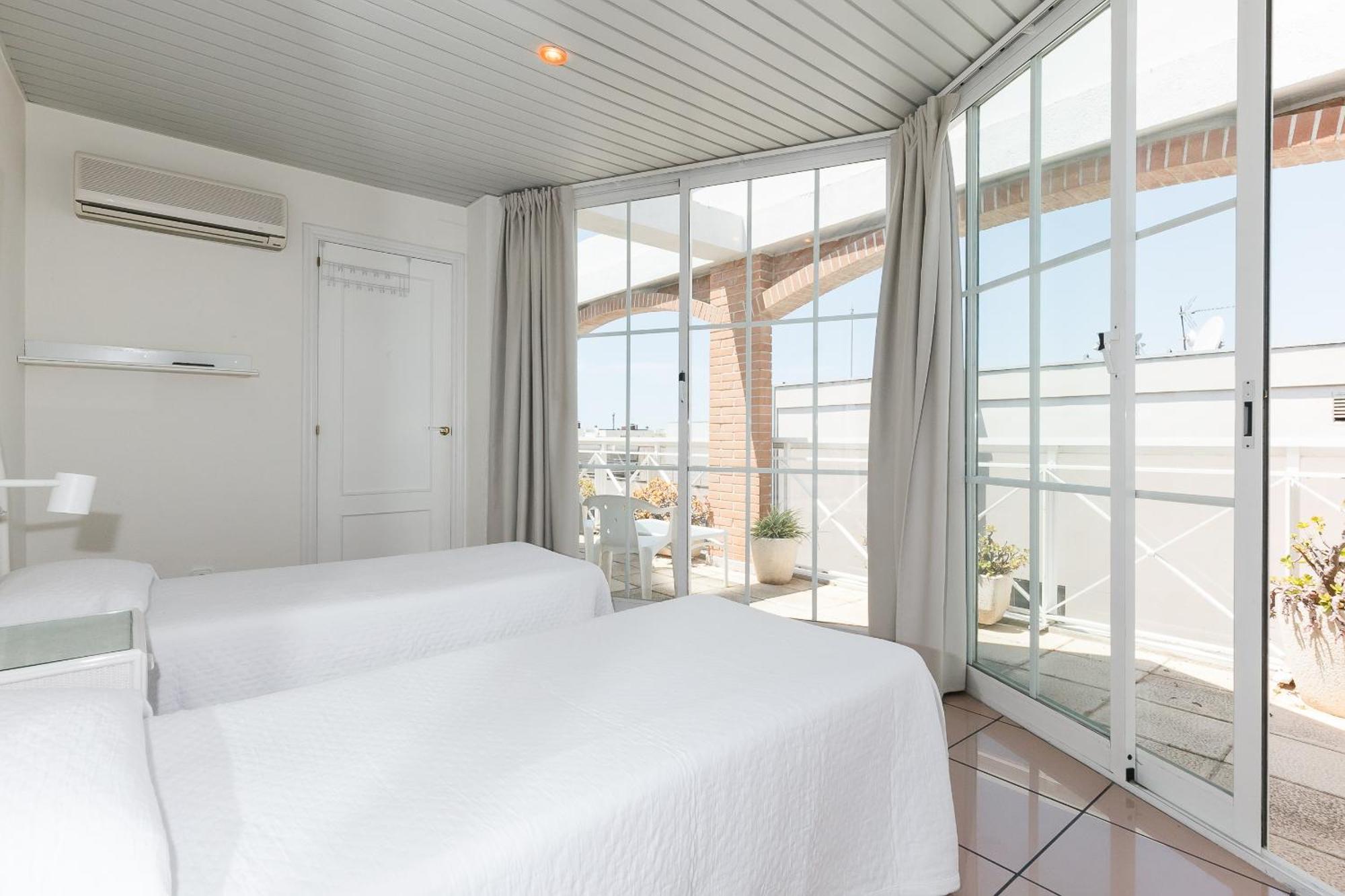 Uhc Center Apartments Salou Oda fotoğraf